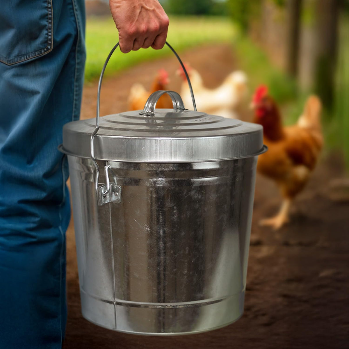6 Gallon Metal Bird Seed Storage Can with Locking Lid L482597